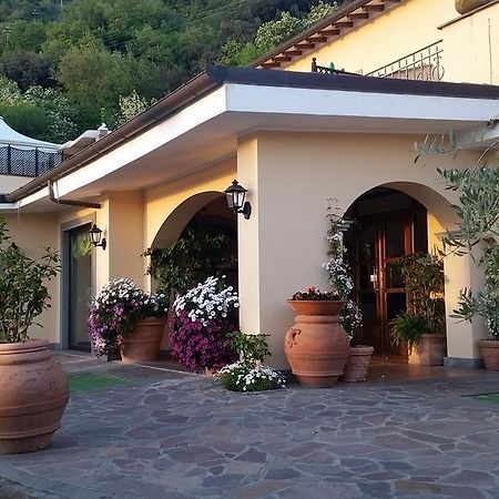 Hotel Villa Degli Angeli Castel Gandolfo Buitenkant foto