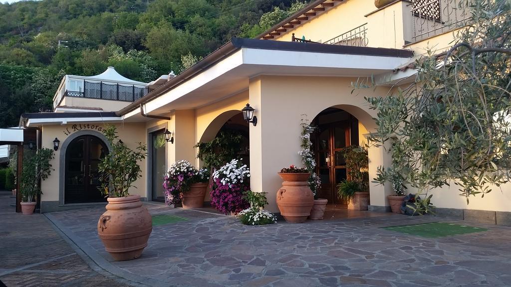 Hotel Villa Degli Angeli Castel Gandolfo Buitenkant foto