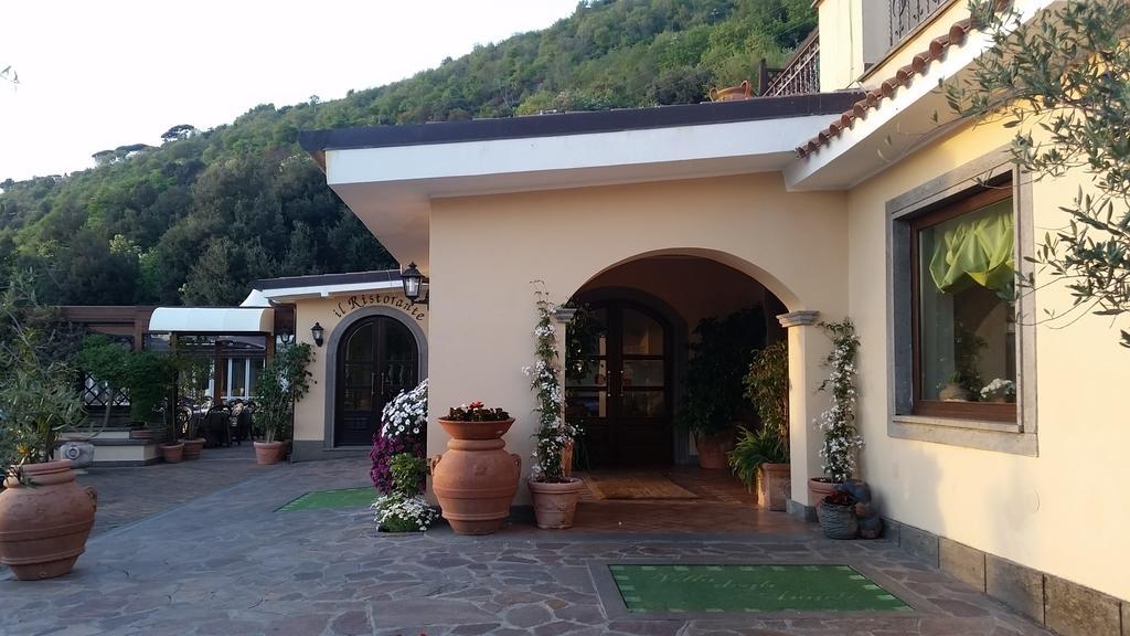 Hotel Villa Degli Angeli Castel Gandolfo Buitenkant foto