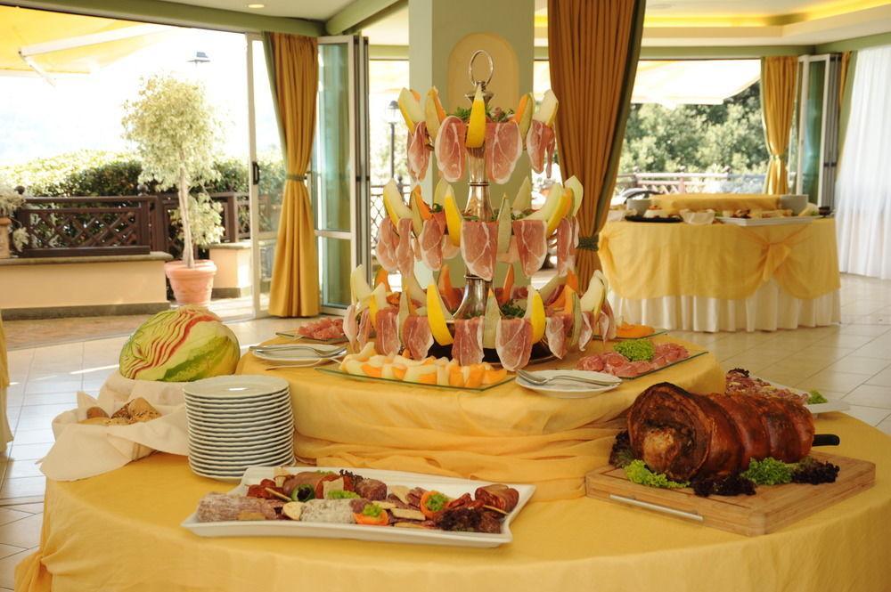 Hotel Villa Degli Angeli Castel Gandolfo Buitenkant foto