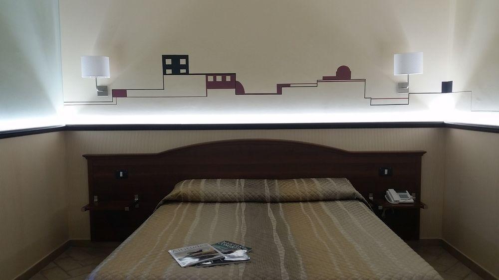 Hotel Villa Degli Angeli Castel Gandolfo Buitenkant foto