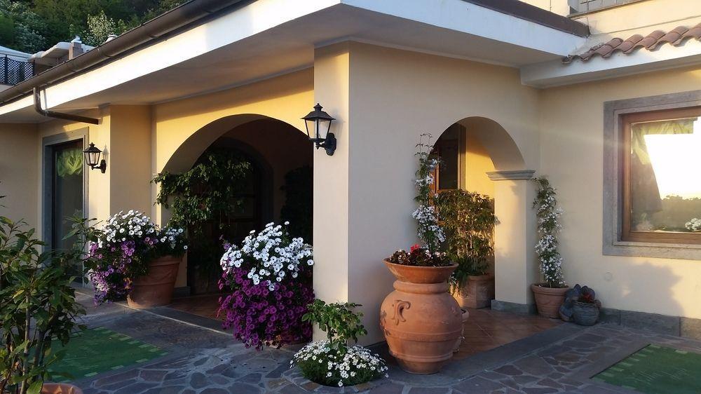 Hotel Villa Degli Angeli Castel Gandolfo Buitenkant foto