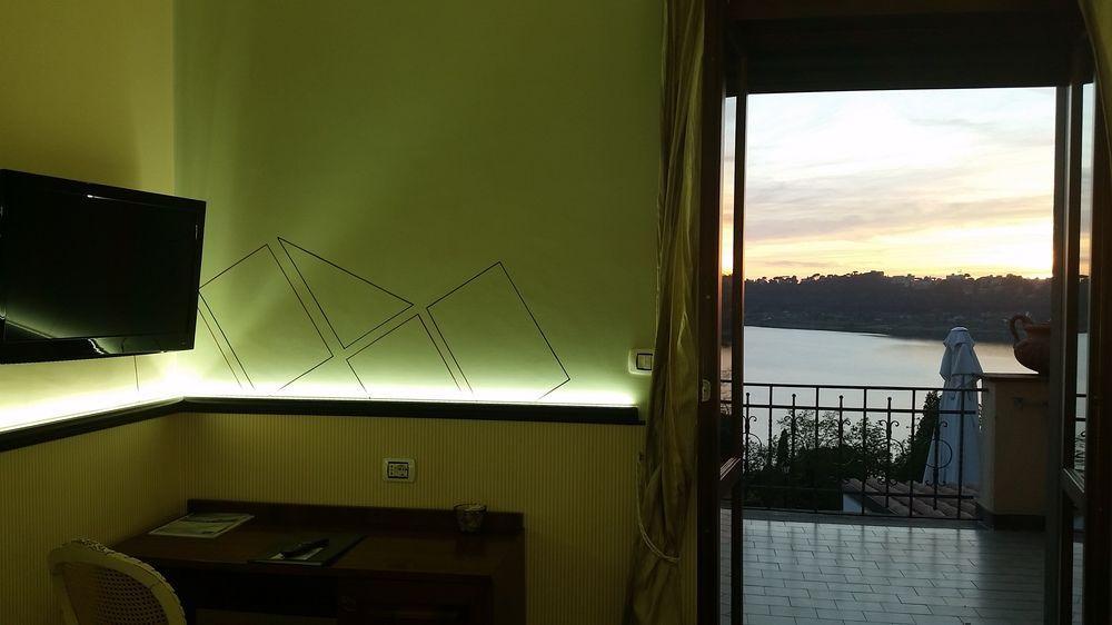 Hotel Villa Degli Angeli Castel Gandolfo Buitenkant foto