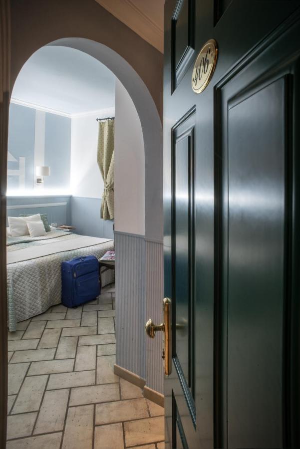 Hotel Villa Degli Angeli Castel Gandolfo Buitenkant foto