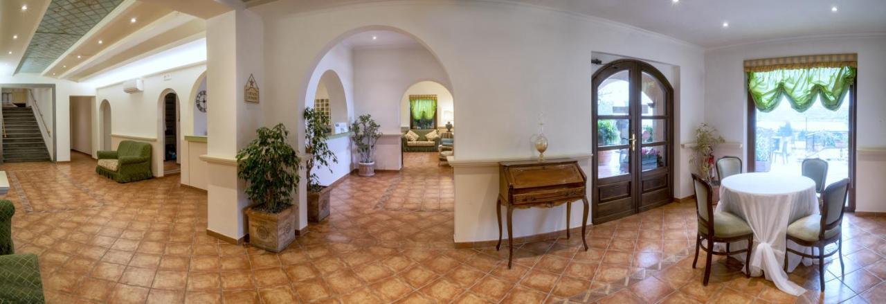 Hotel Villa Degli Angeli Castel Gandolfo Buitenkant foto